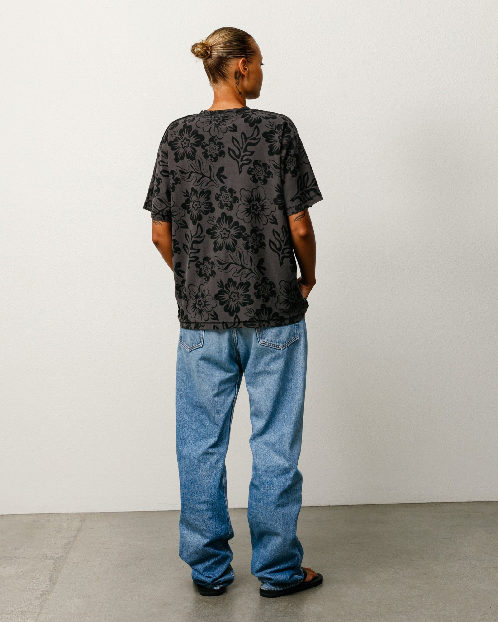 LAZY FLORAL TEE
