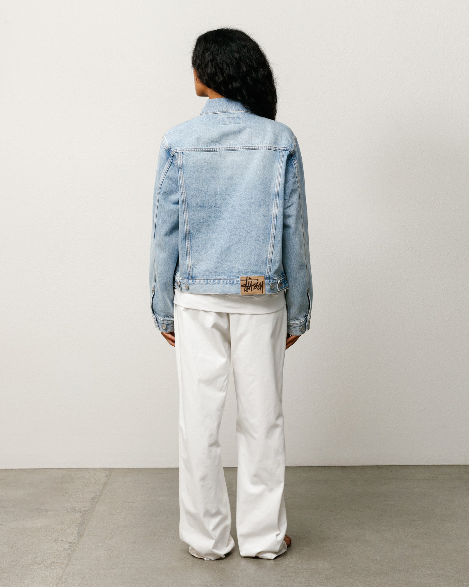 DENIM TRUCKER JACKET